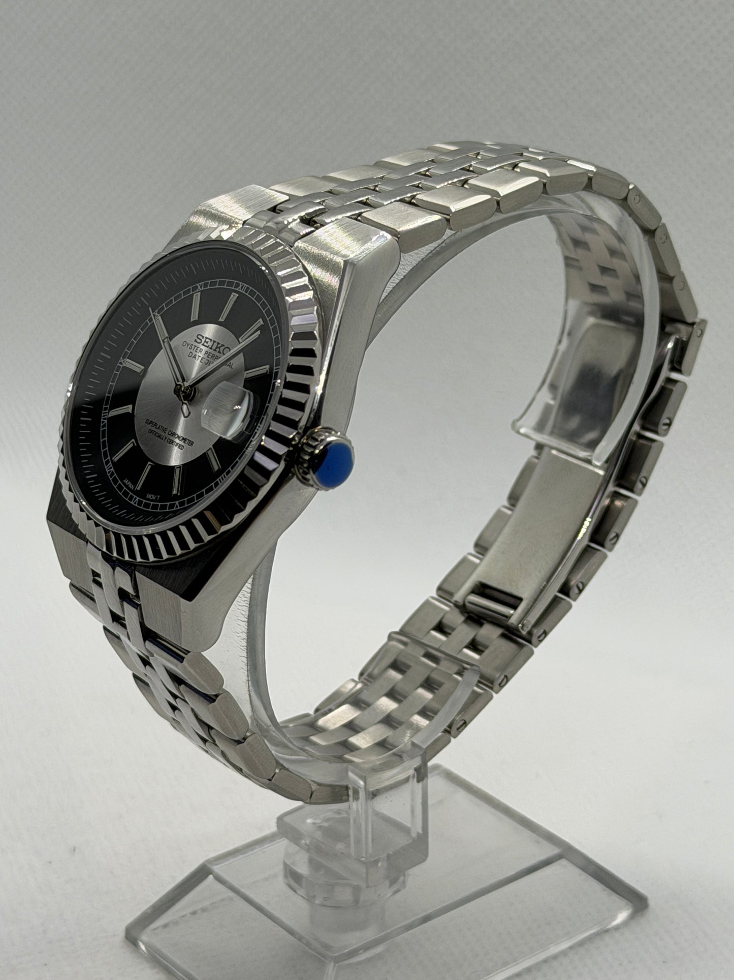 Black Tux Land Dweller